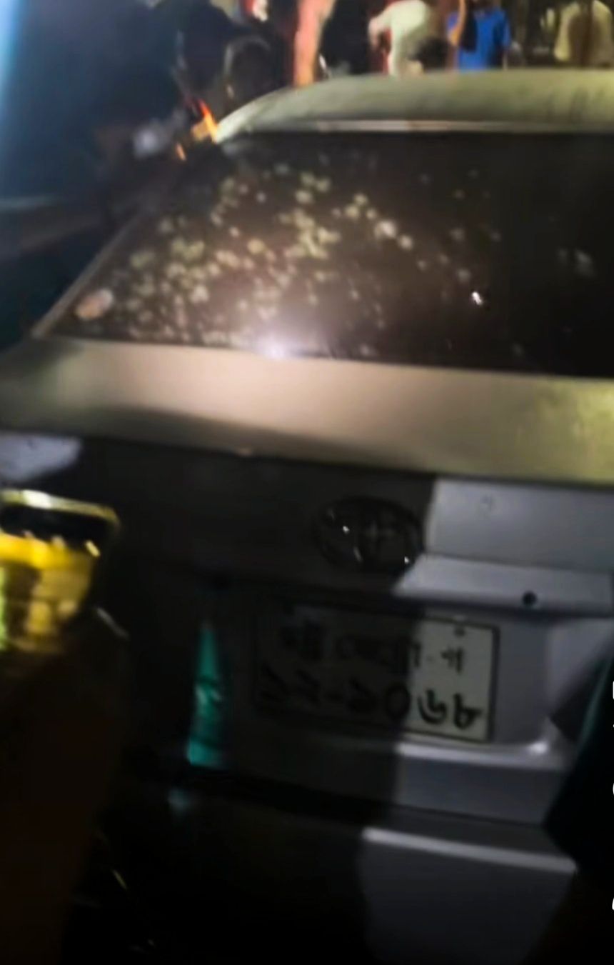 বাকলিয়া এক্সেস রোডে চলন্ত গাড়িতে ব্রাশ ফায়ার, নিহত দুই